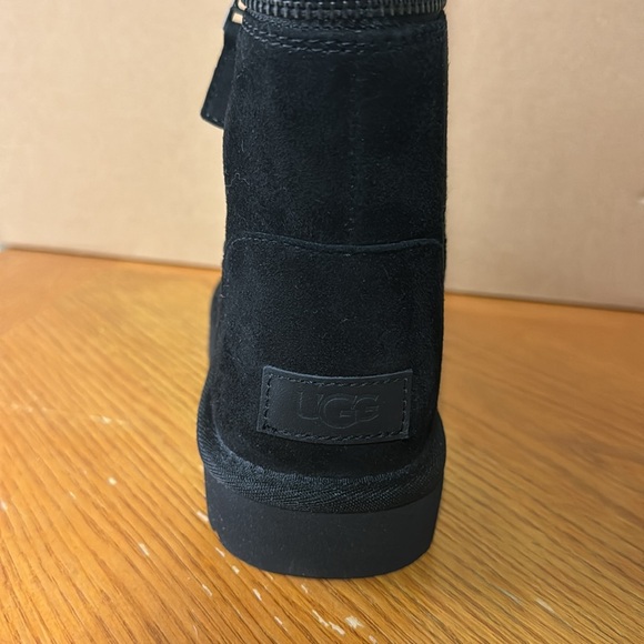 New in box Ugg Classic Ultra Tall boots - Picture 3 of 5